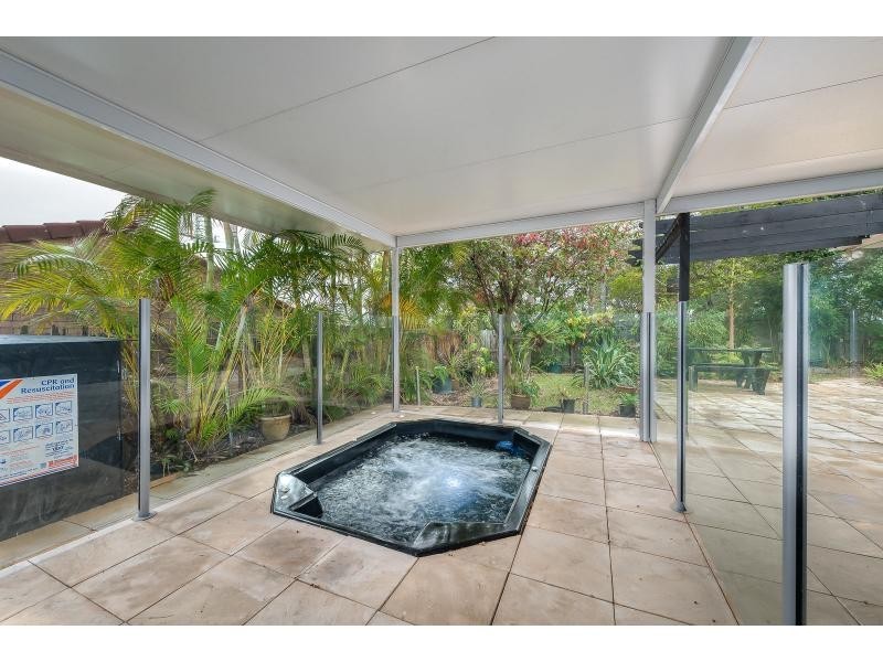 2/5 Callistemon Court, Arundel QLD 4214