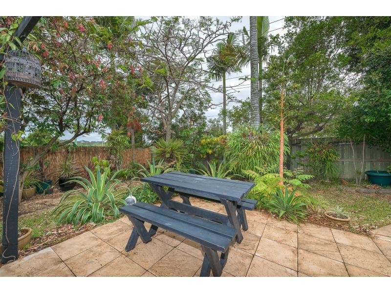 2/5 Callistemon Court, Arundel QLD 4214