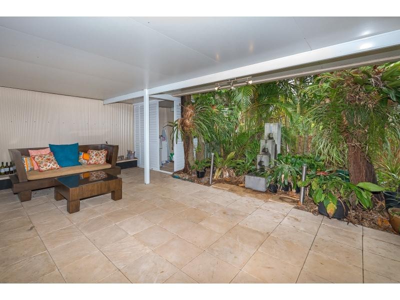 2/5 Callistemon Court, Arundel QLD 4214