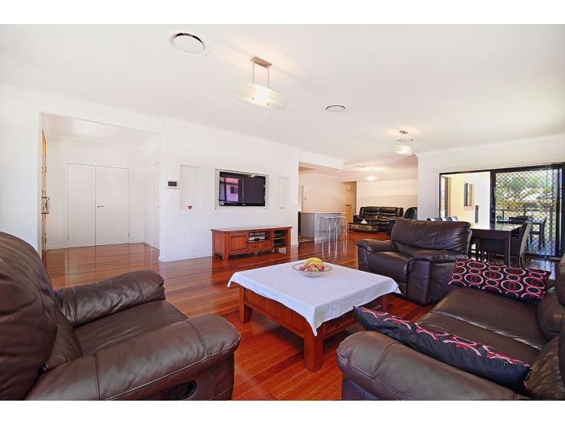 59 Morala Avenue, Runaway Bay QLD 4216