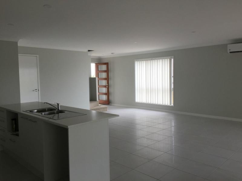 1/40 Midway Terrace, Pacific Pines QLD 4211