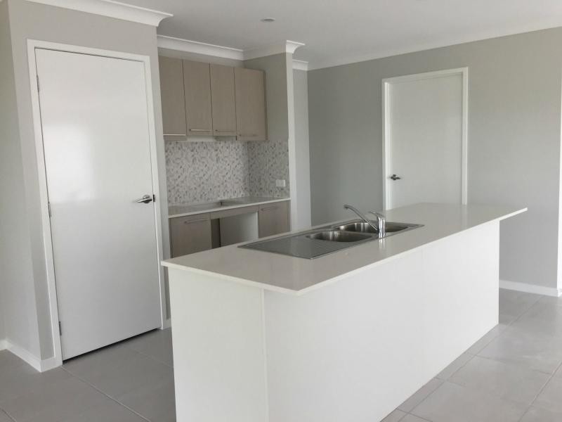 1/40 Midway Terrace, Pacific Pines QLD 4211