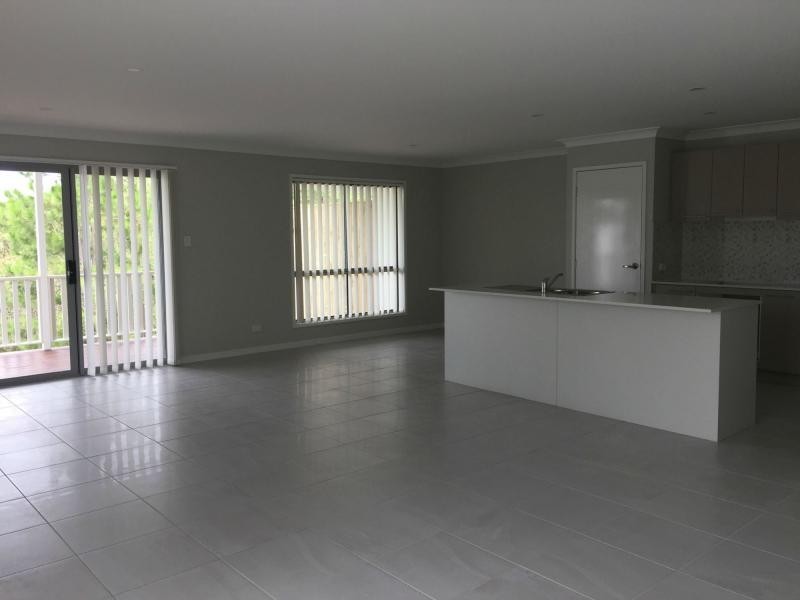 1/40 Midway Terrace, Pacific Pines QLD 4211