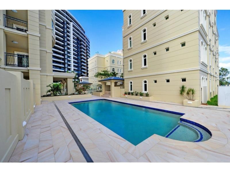 14/42 Brighton Parade, Southport QLD 4215