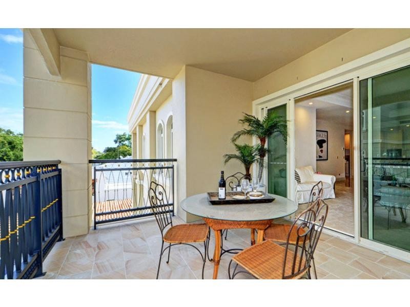 10/42 Brighton Parade, Southport QLD 4215