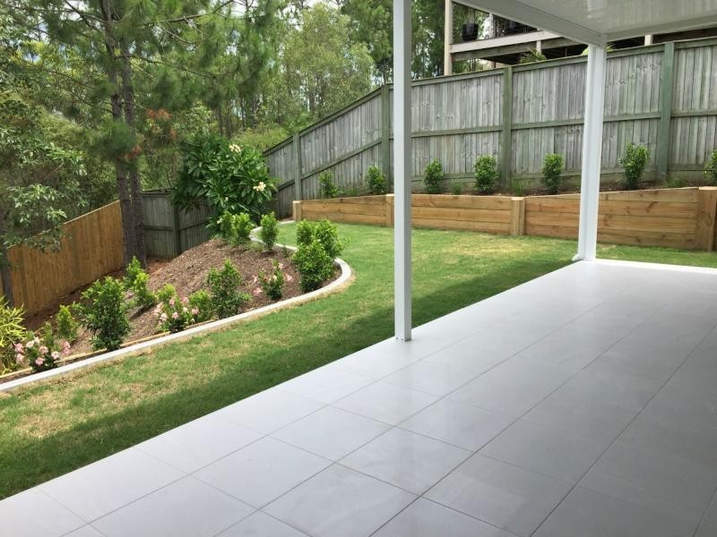 L2/40 Midway Terrace, Pacific Pines QLD 4211