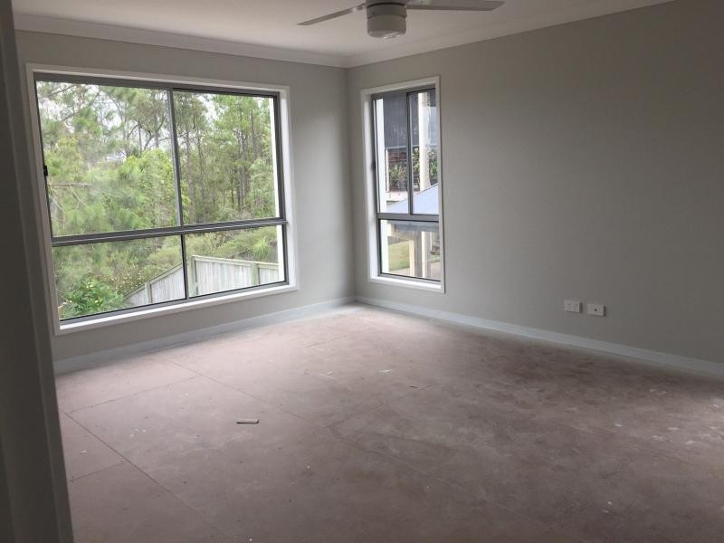 L2/40 Midway Terrace, Pacific Pines QLD 4211