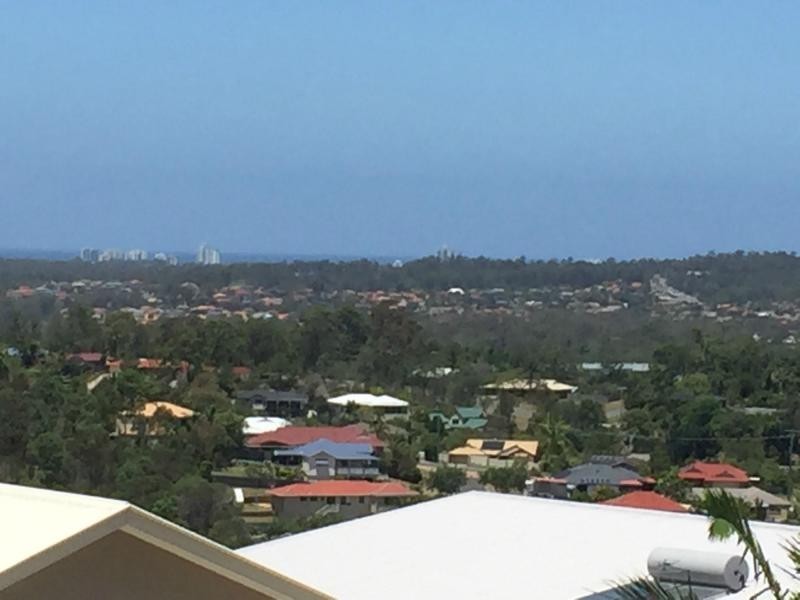 L2/40 Midway Terrace, Pacific Pines QLD 4211