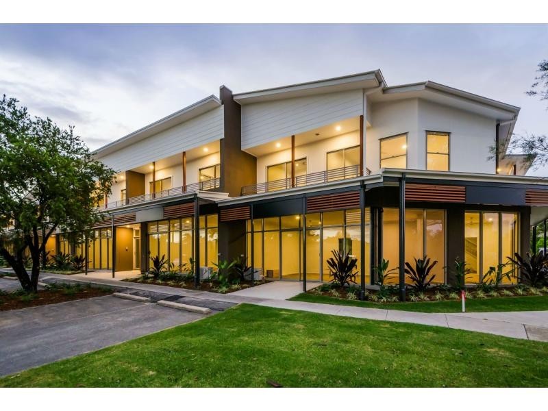 2/3 Michigan Drive, Oxenford QLD 4210