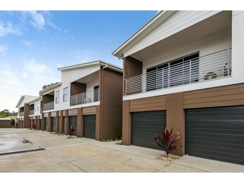 2/3 Michigan Drive, Oxenford QLD 4210