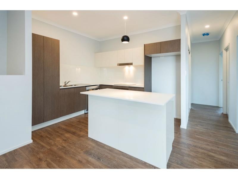 2/3 Michigan Drive, Oxenford QLD 4210