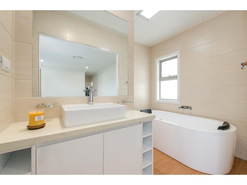 63 Southaven Drive, Helensvale QLD 4212