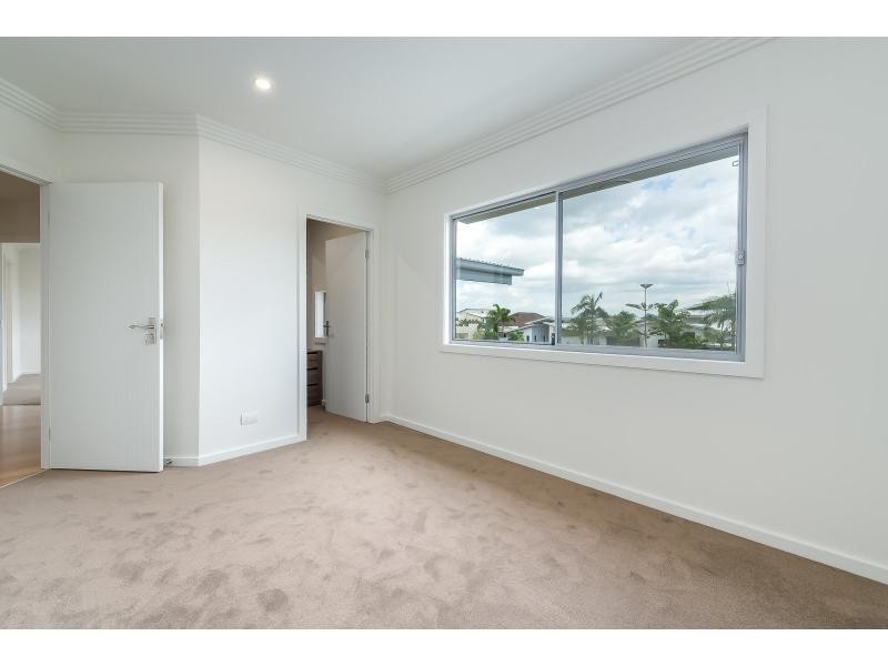 63 Southaven Drive, Helensvale QLD 4212