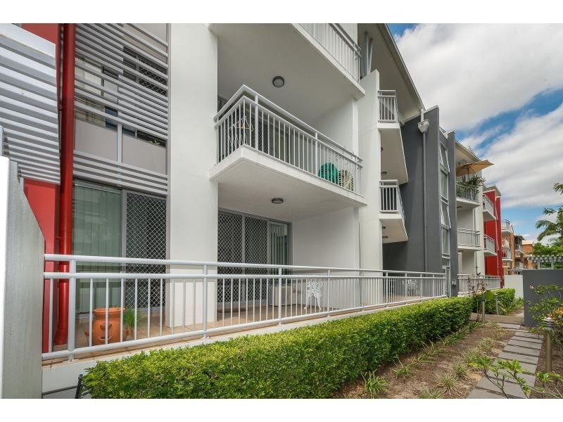 7/13-23 Bright Avenue, Labrador QLD 4215