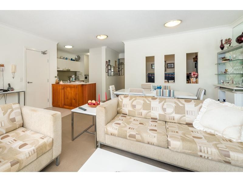 7/13-23 Bright Avenue, Labrador QLD 4215