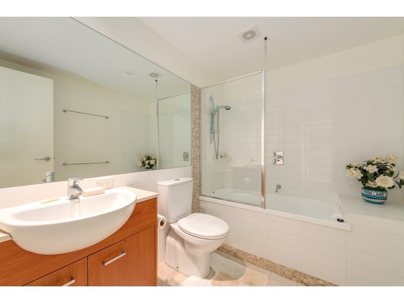 7/13-23 Bright Avenue, Labrador QLD 4215