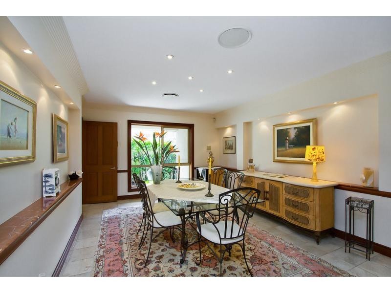15 Sir Bruce Small Boulevard, Benowa Waters QLD 4217