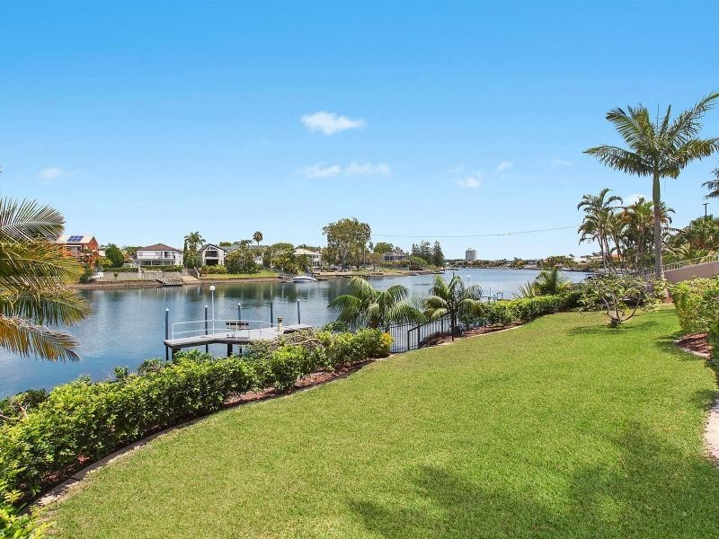 15 Sir Bruce Small Boulevard, Benowa Waters QLD 4217