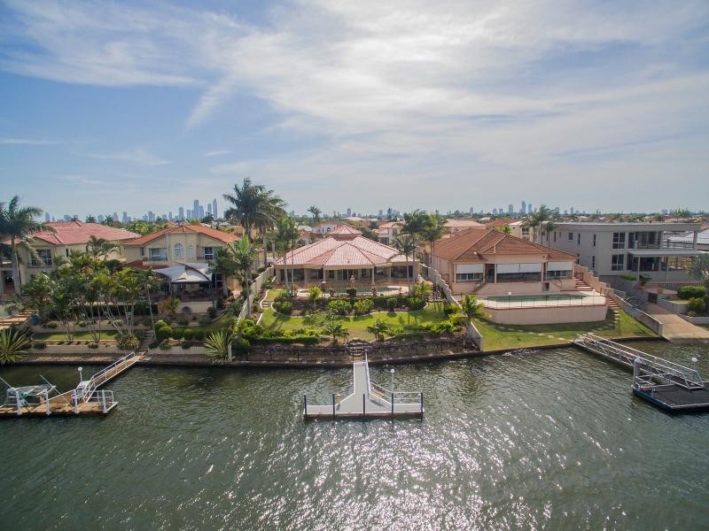 15 Sir Bruce Small Boulevard, Benowa Waters QLD 4217