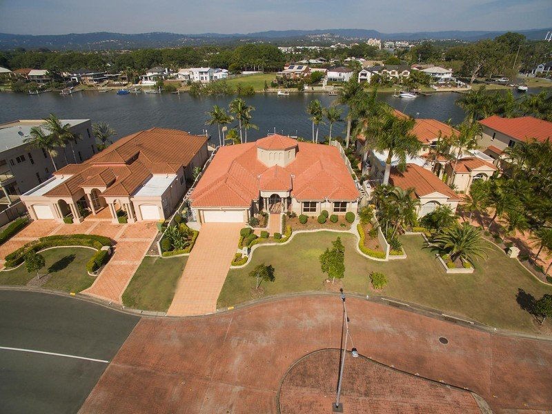 15 Sir Bruce Small Boulevard, Benowa Waters QLD 4217
