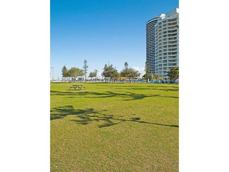 Unit 1/554 Marine Parade, Biggera Waters QLD 4216