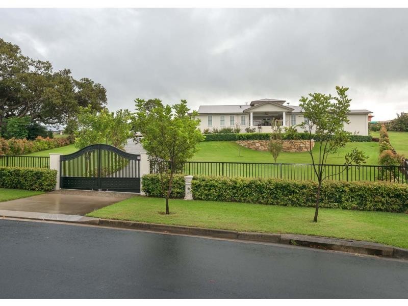 20 Sunnycrest Drive, Terranora NSW 2486