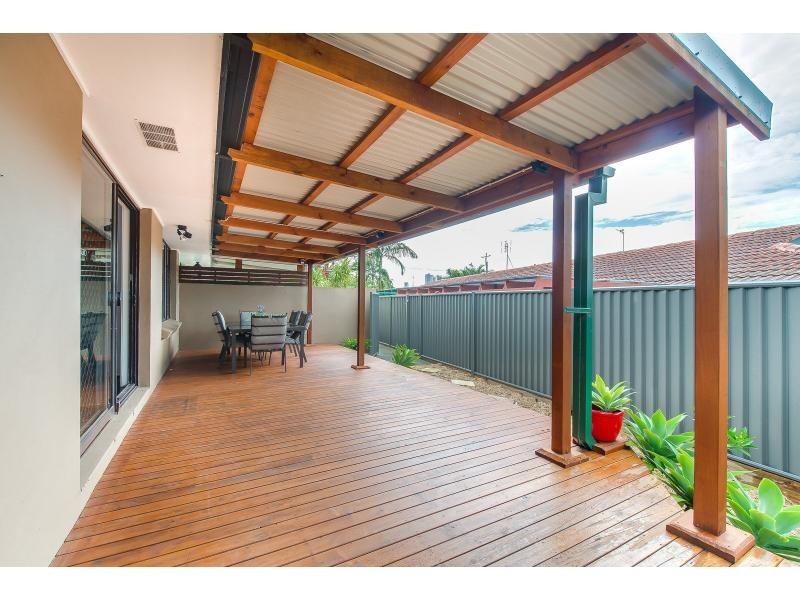 2/58 Blake Street, Southport QLD 4215
