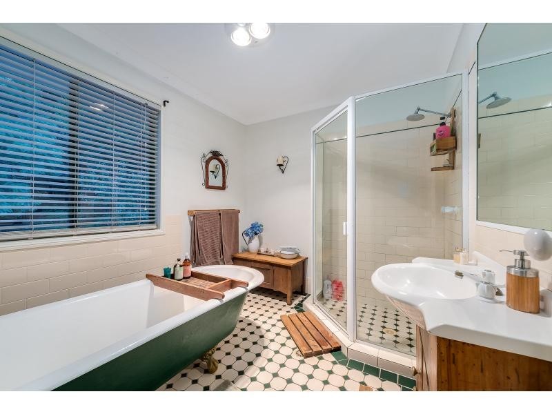 6 Lucania Court, Tamborine Mountain QLD 4272