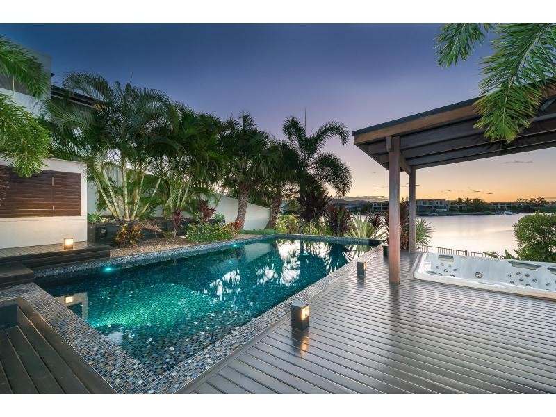 37 Quayside Drive, Helensvale QLD 4212