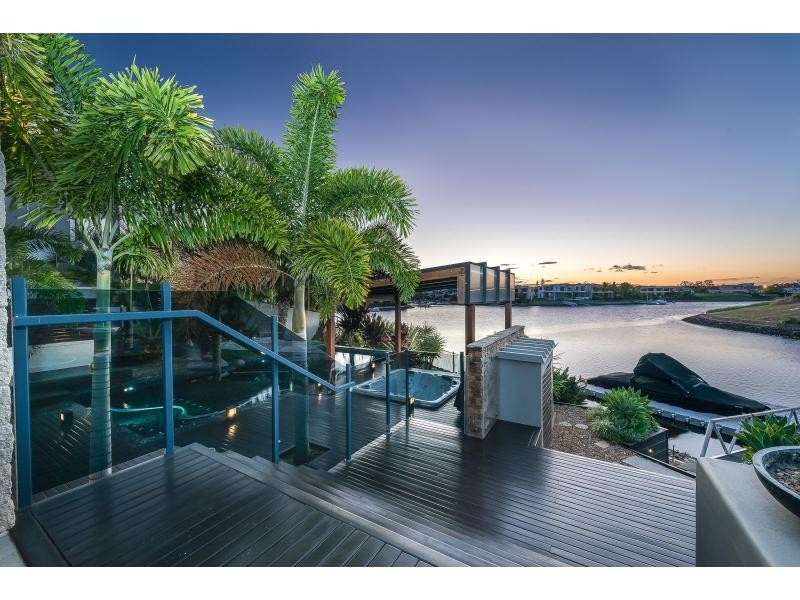 37 Quayside Drive, Helensvale QLD 4212
