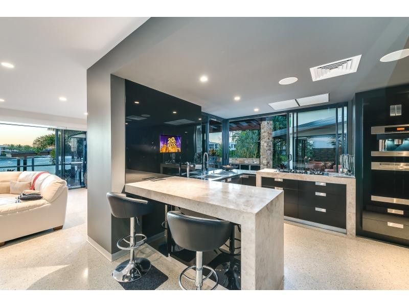 37 Quayside Drive, Helensvale QLD 4212