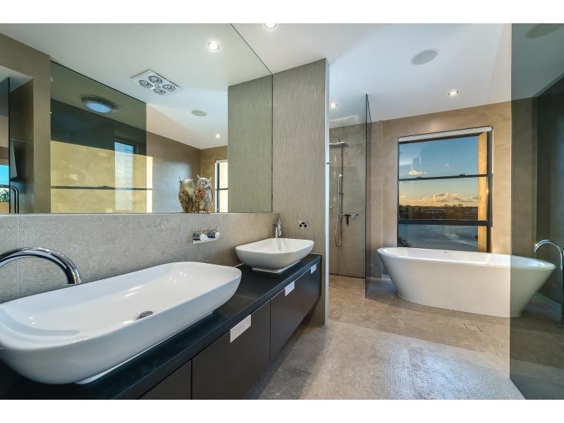 37 Quayside Drive, Helensvale QLD 4212