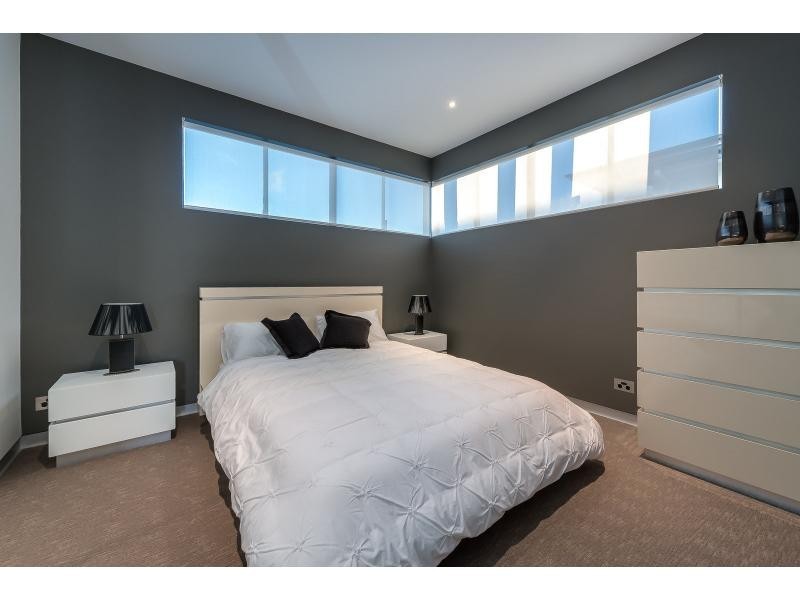 37 Quayside Drive, Helensvale QLD 4212