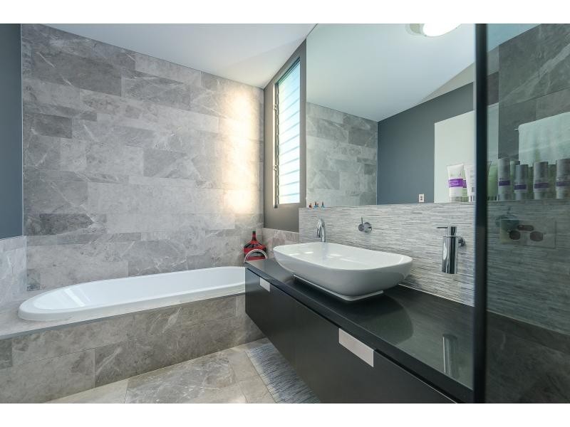 37 Quayside Drive, Helensvale QLD 4212