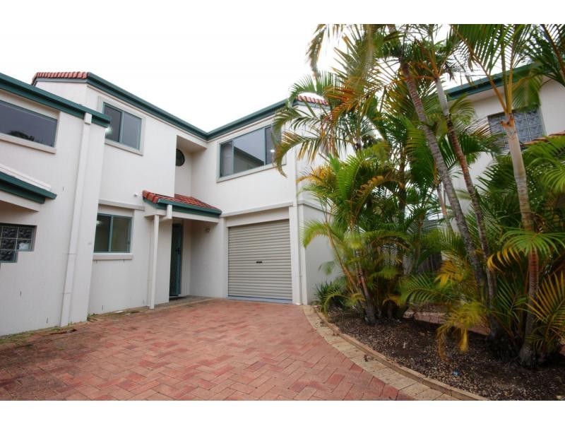 3/105 Pohlman Street, Southport QLD 4215