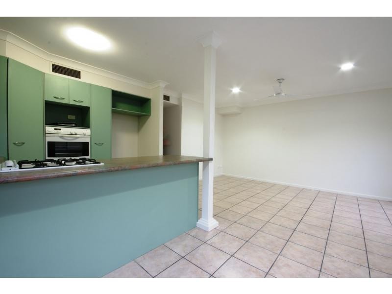 3/105 Pohlman Street, Southport QLD 4215