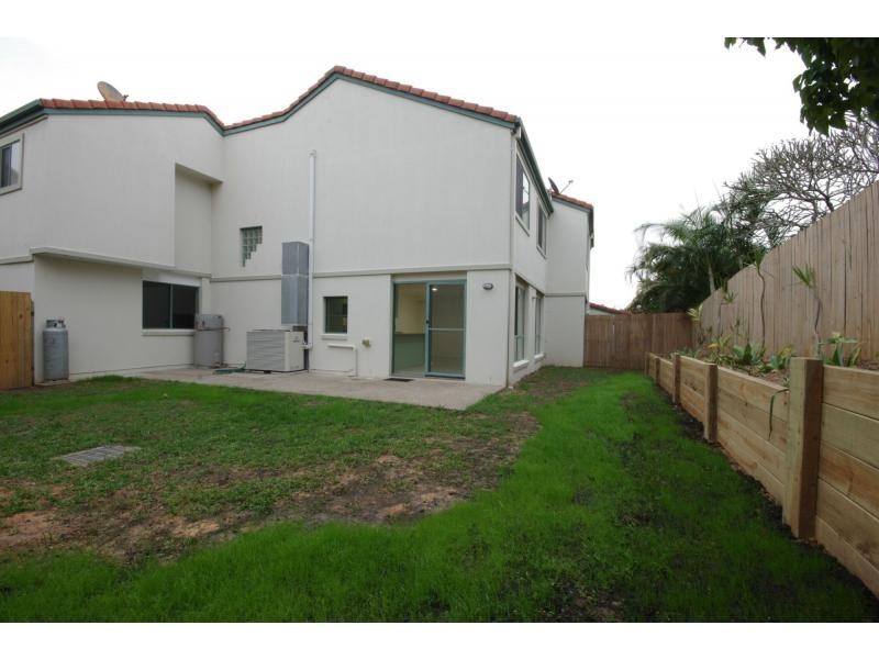 3/105 Pohlman Street, Southport QLD 4215