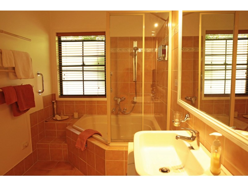 5 Platt Place, Tamborine Mountain QLD 4272