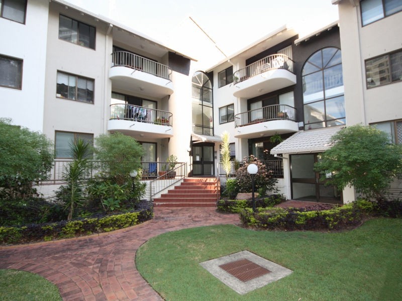 3/9 Bayview Street, Runaway Bay QLD 4216