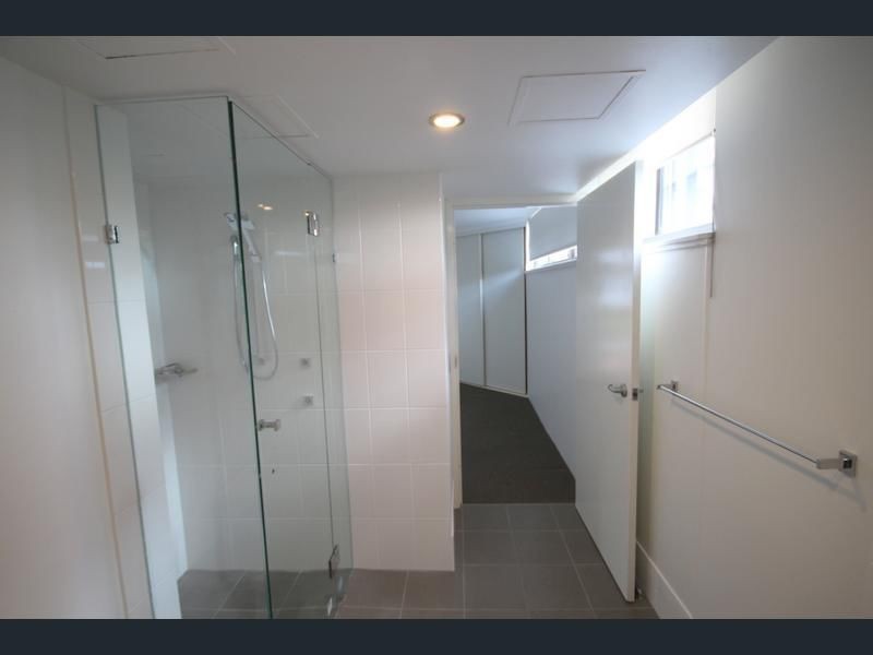 2c/114 Marine Parade, Southport QLD 4215