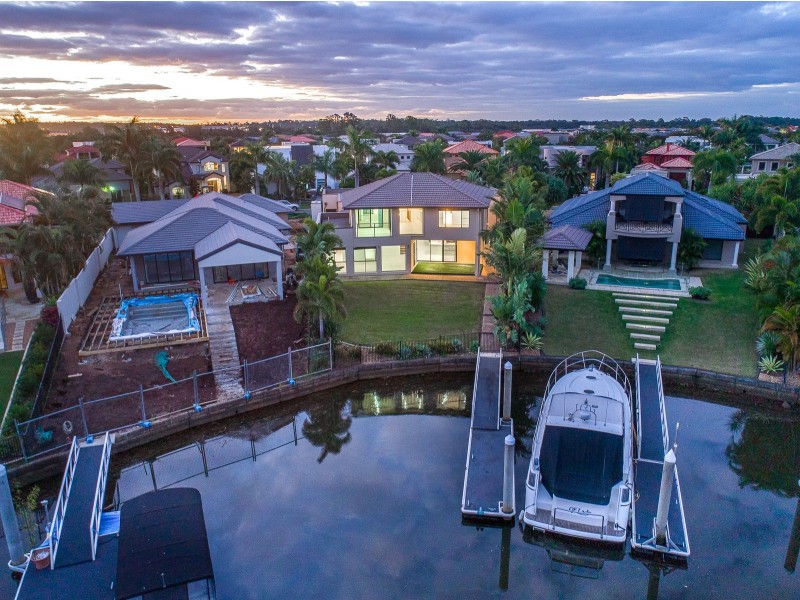 2136 Beaufort Way, Hope Island QLD 4212