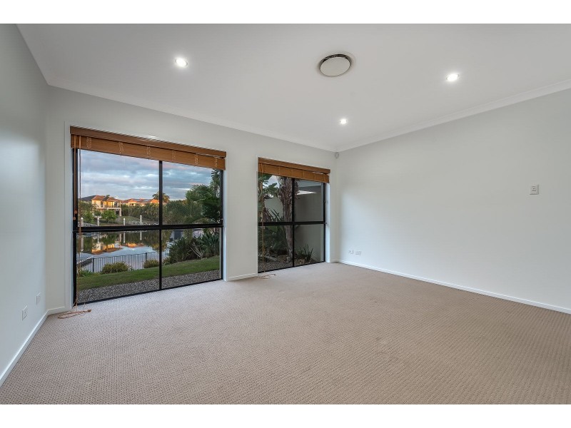 2136 Beaufort Way, Hope Island QLD 4212