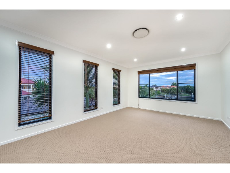 2136 Beaufort Way, Hope Island QLD 4212