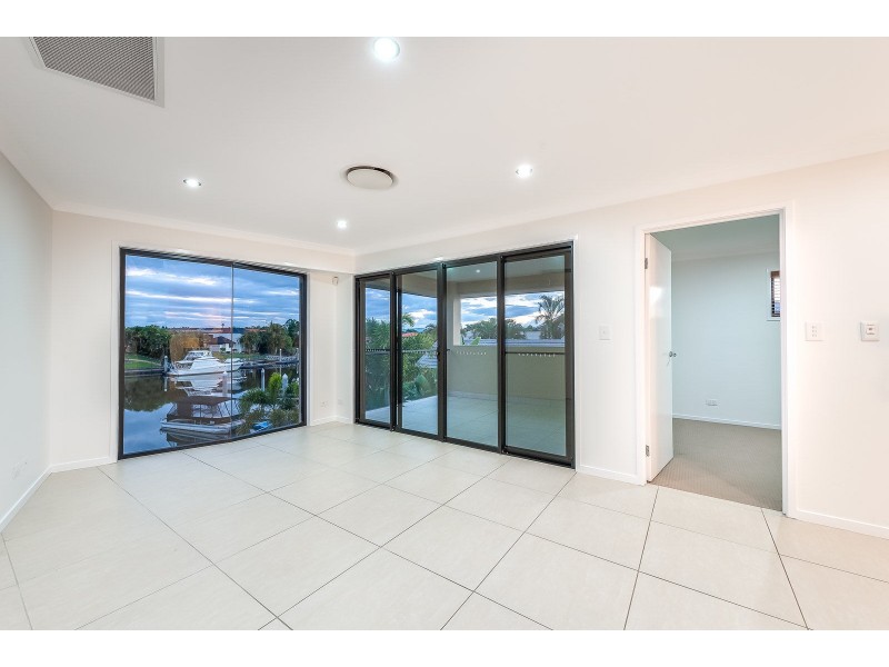 2136 Beaufort Way, Hope Island QLD 4212