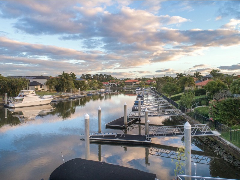 2136 Beaufort Way, Hope Island QLD 4212