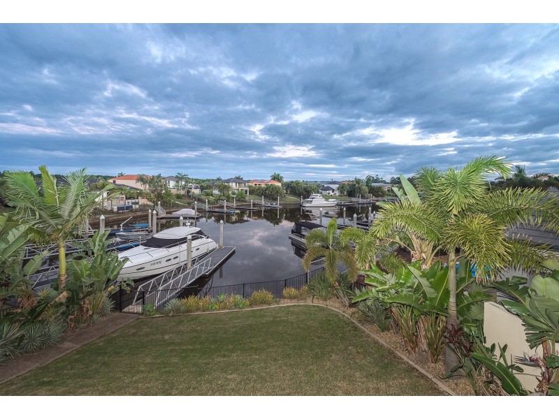 2136 Beaufort Way, Hope Island QLD 4212