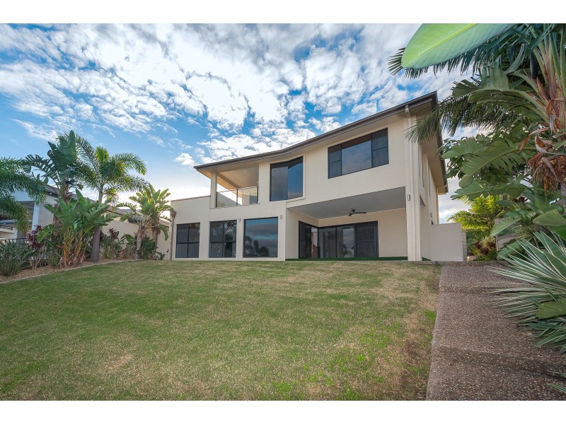 2136 Beaufort Way, Hope Island QLD 4212