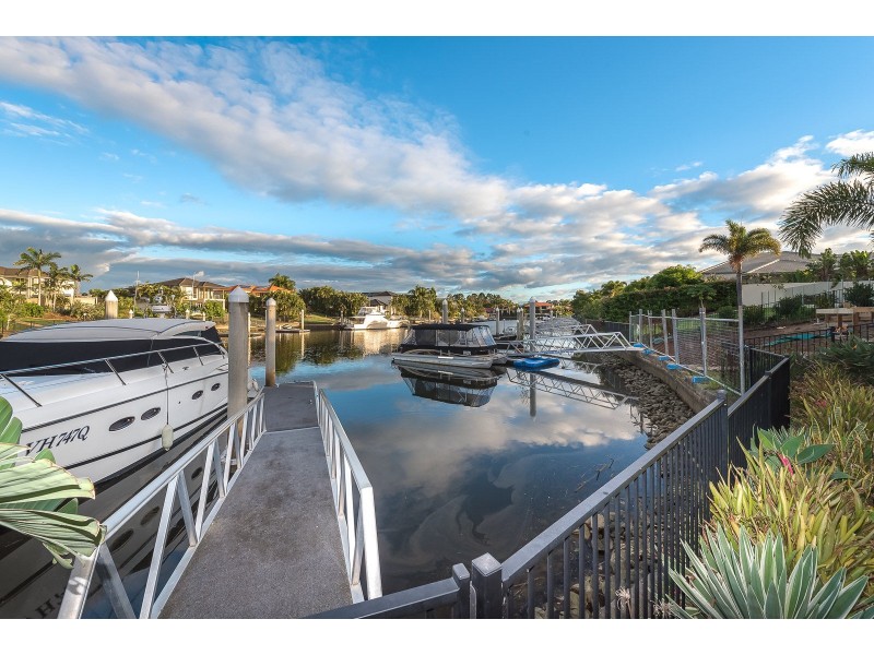 2136 Beaufort Way, Hope Island QLD 4212