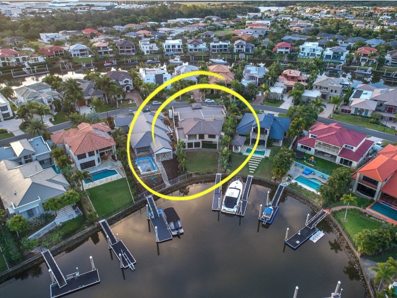 2136 Beaufort Way, Hope Island QLD 4212