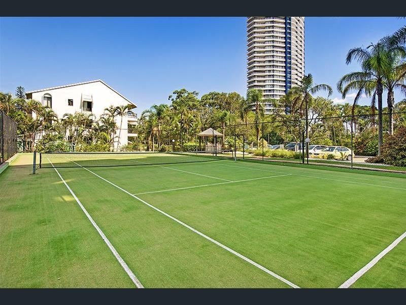 64/9 Bayview Street, Runaway Bay QLD 4216